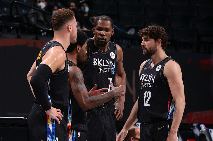  太阳杜兰特伤情反复，布克独自带队面临考验  